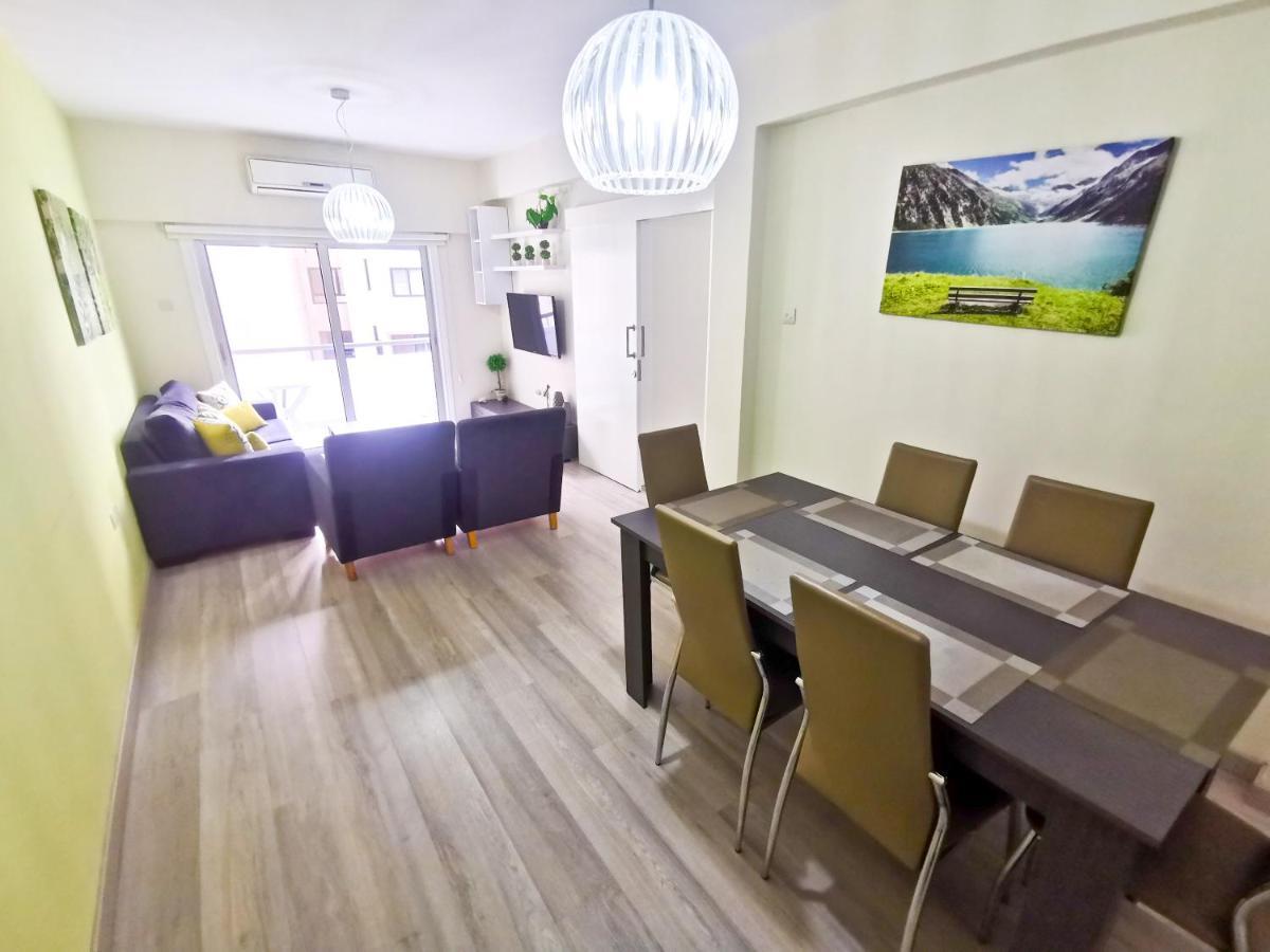 Beach-A-Holic Apartment, 2 Min Distance From Larnaca Marina Lárnaca Exterior foto