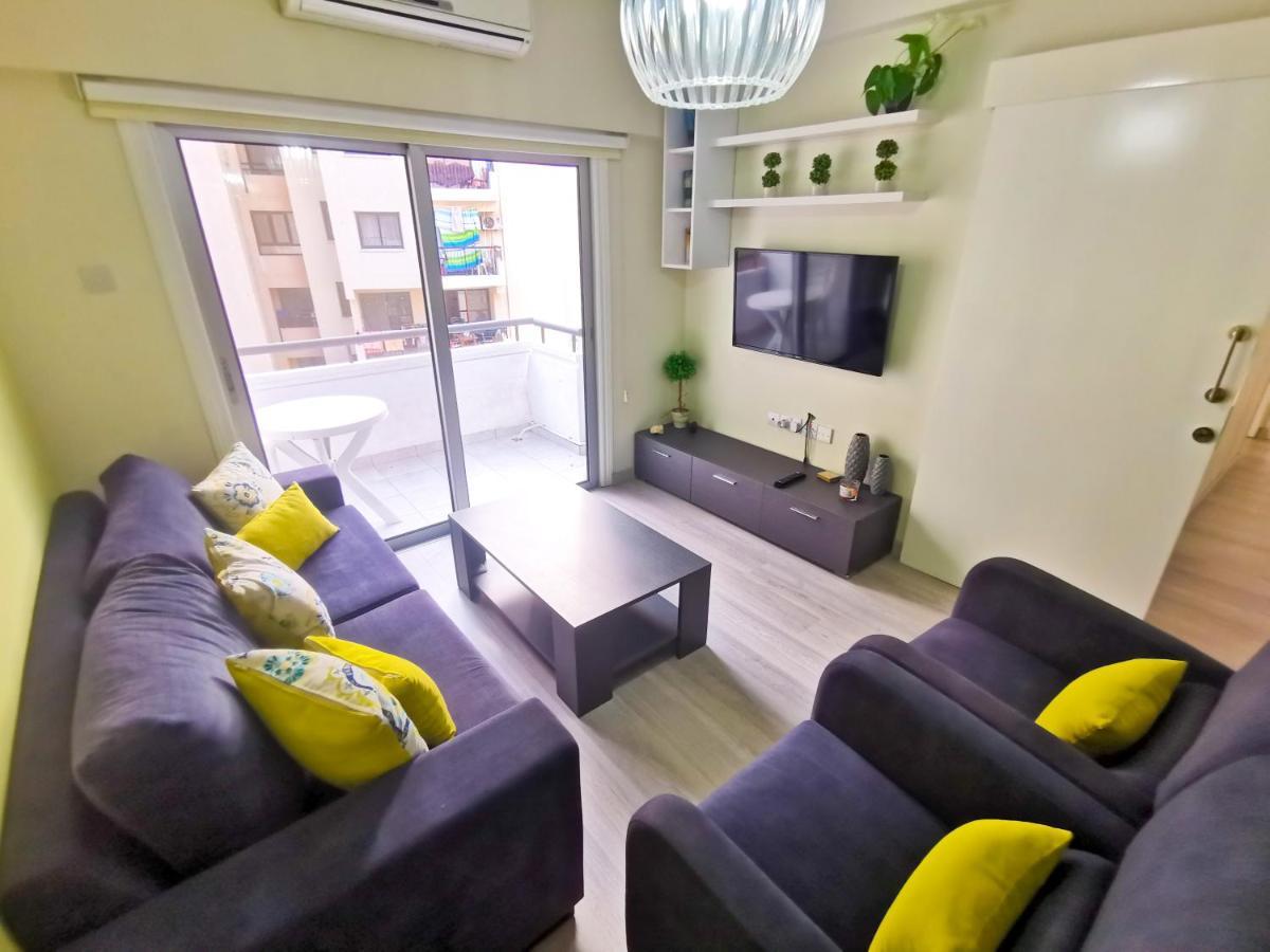 Beach-A-Holic Apartment, 2 Min Distance From Larnaca Marina Lárnaca Exterior foto